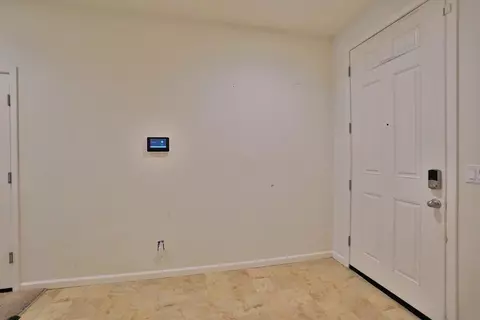Entry Way - 559 Ivory St, Lemoore, CA 93245 photo 2 of 7