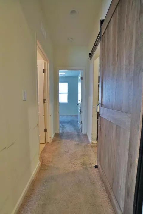 Entry Way - 559 Ivory St, Lemoore, CA 93245 photo 5 of 7