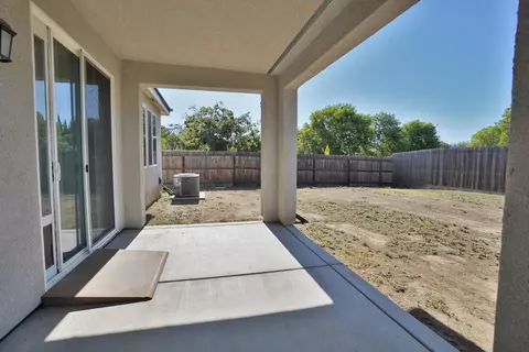 Exterior - 559 Ivory St, Lemoore, CA 93245 photo 7 of 15