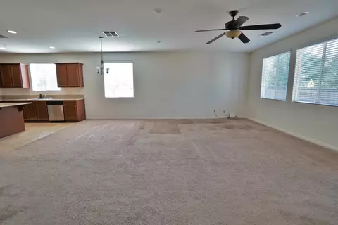 Living - 559 Ivory St, Lemoore, CA 93245 photo 4 of 6