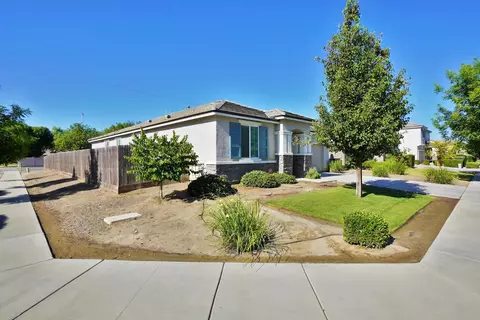 Exterior - 559 Ivory St, Lemoore, CA 93245 photo 2 of 15