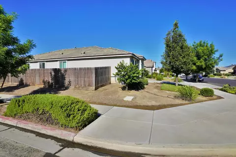 Exterior - 559 Ivory St, Lemoore, CA 93245 photo 3 of 15