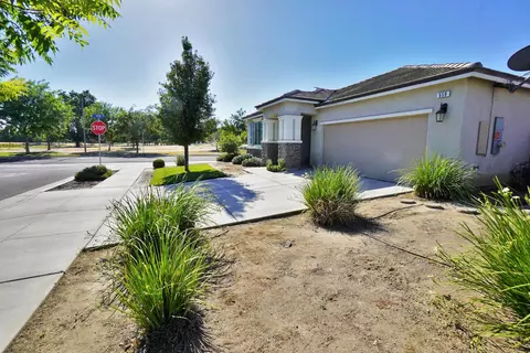 Exterior - 559 Ivory St, Lemoore, CA 93245 photo 6 of 15