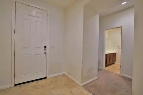 Entry Way - 559 Ivory St, Lemoore, CA 93245 photo 1 of 7