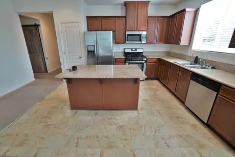 Kitchen - 559 Ivory St, Lemoore, CA 93245 photo 5 of 6