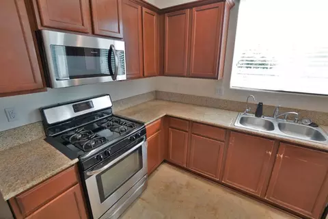Kitchen - 559 Ivory St, Lemoore, CA 93245 photo 2 of 6