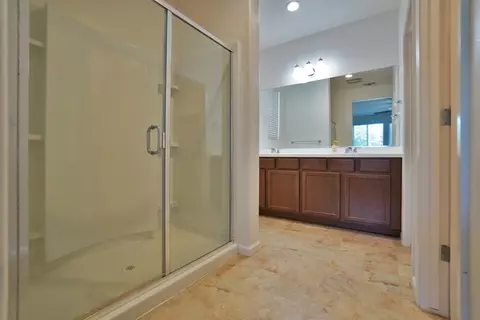 Entry Way - 559 Ivory St, Lemoore, CA 93245 photo 6 of 7