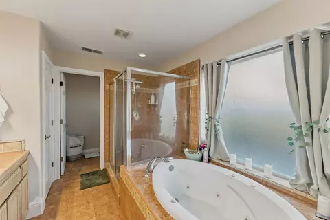Bath - 85 N Fairfax Ave, Clovis, CA 93612 photo 1 of 2
