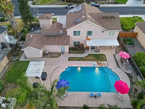View/Area - 85 N Fairfax Ave, Clovis, CA 93612 photo 3 of 4