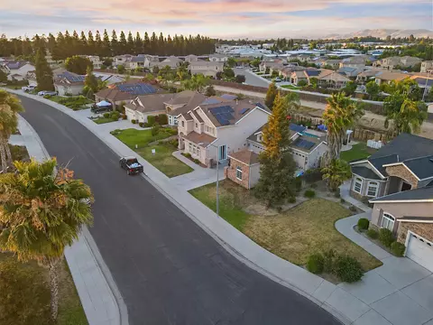 View/Area - 85 N Fairfax Ave, Clovis, CA 93612 photo 2 of 4