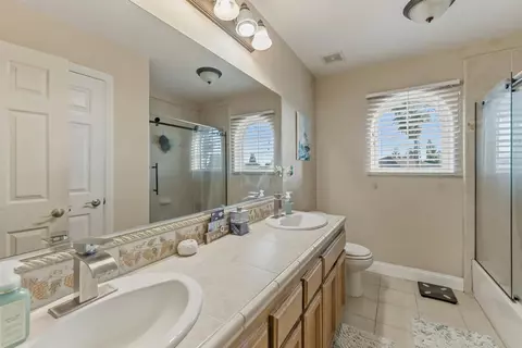 Bath - 85 N Fairfax Ave, Clovis, CA 93612 photo 2 of 2