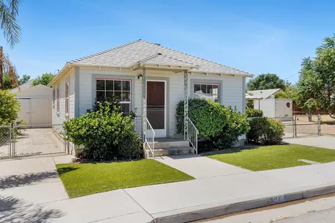 Exterior - 246 E Valley St, Coalinga, CA 93210 photo 3 of 11