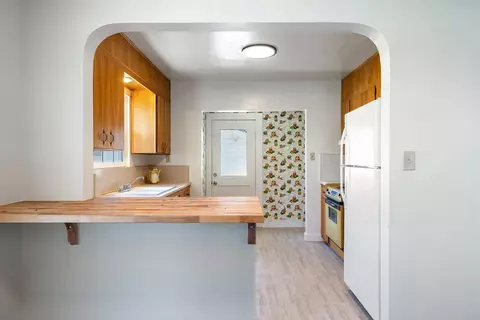Kitchen - 246 E Valley St, Coalinga, CA 93210 photo 1 of 6