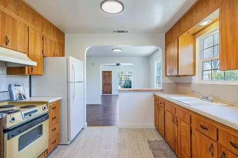 Kitchen - 246 E Valley St, Coalinga, CA 93210 photo 6 of 6