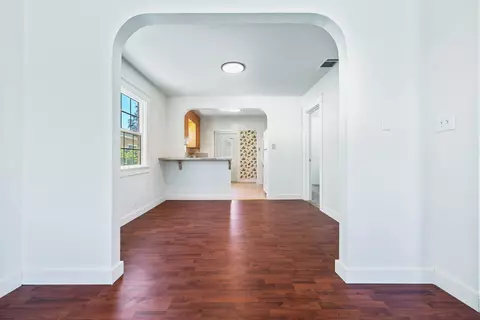Living - 246 E Valley St, Coalinga, CA 93210 photo 5 of 7