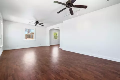 Living - 246 E Valley St, Coalinga, CA 93210 photo 3 of 7