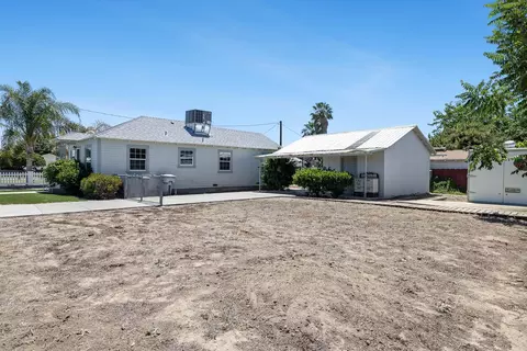 Exterior - 246 E Valley St, Coalinga, CA 93210 photo 7 of 11