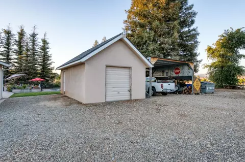 Exterior - 8584 N Madsen Ave, Clovis, CA 93619 photo 11 of 34