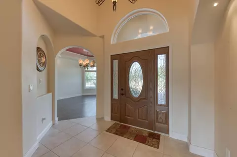 Entry Way - 8584 N Madsen Ave, Clovis, CA 93619 photo 6 of 6