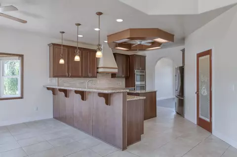 Kitchen - 8584 N Madsen Ave, Clovis, CA 93619 photo 7 of 7