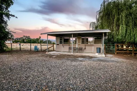 Exterior - 8584 N Madsen Ave, Clovis, CA 93619 photo 25 of 34