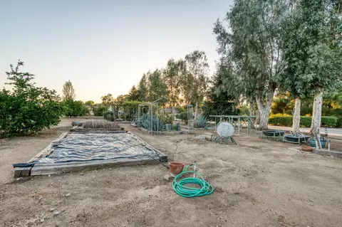 Exterior - 8584 N Madsen Ave, Clovis, CA 93619 photo 10 of 34