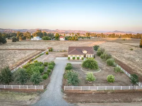 View/Area - 8584 N Madsen Ave, Clovis, CA 93619 photo 5 of 5