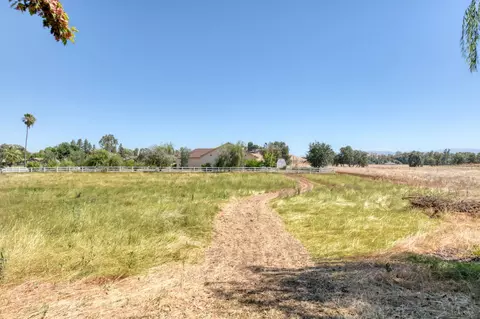 Exterior - 8584 N Madsen Ave, Clovis, CA 93619 photo 22 of 24