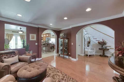 Entry Way - 8584 N Madsen Ave, Clovis, CA 93619 photo 3 of 6