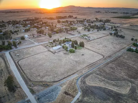 View/Area - 8584 N Madsen Ave, Clovis, CA 93619 photo 3 of 5