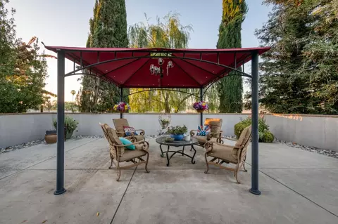 Exterior - 8584 N Madsen Ave, Clovis, CA 93619 photo 17 of 34