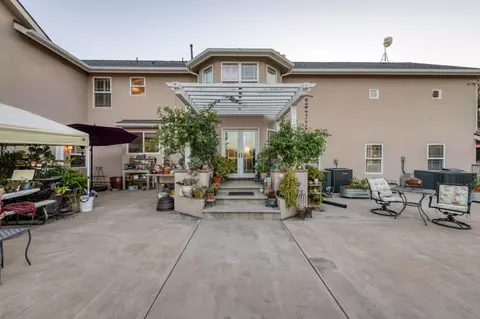 Exterior - 8584 N Madsen Ave, Clovis, CA 93619 photo 14 of 34