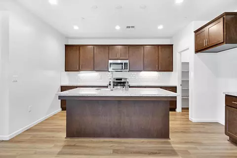 Kitchen - 770 S Argyle Ave, Fowler, CA 93625 photo 3 of 6