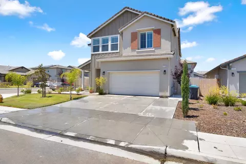 Exterior - 770 S Argyle Ave, Fowler, CA 93625 photo 3 of 7