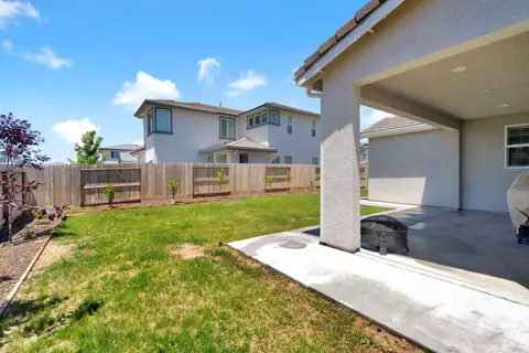 Exterior - 770 S Argyle Ave, Fowler, CA 93625 photo 6 of 7