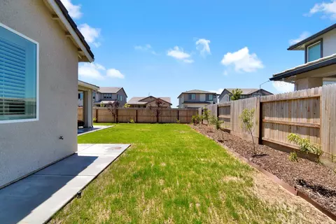 Exterior - 770 S Argyle Ave, Fowler, CA 93625 photo 5 of 7