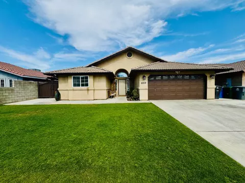 2212 S A St, Arvin, CA 93203