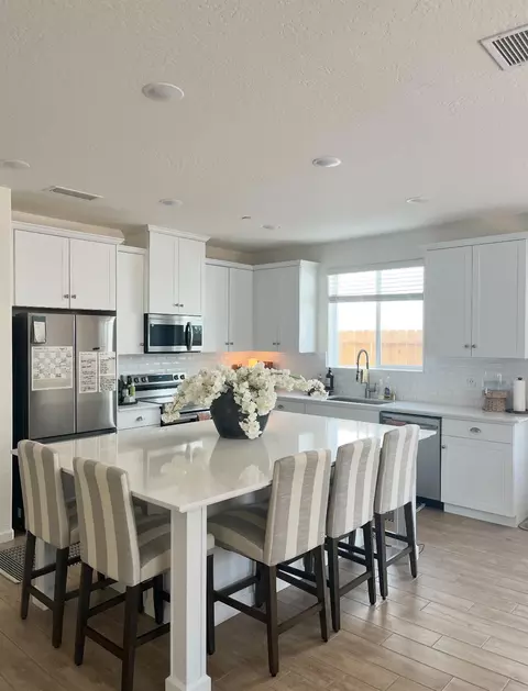 163 Reunion Way S, Madera, CA 93636