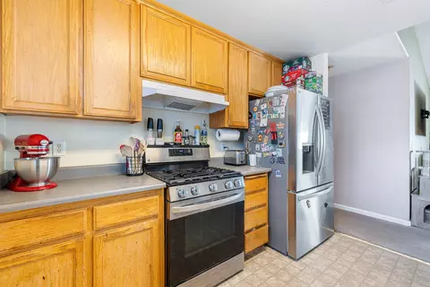Kitchen - 1567 Lacreta Ave, Madera, CA 93638 photo 3 of 4