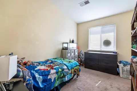 Bedroom - 1567 Lacreta Ave, Madera, CA 93638 photo 2 of 5