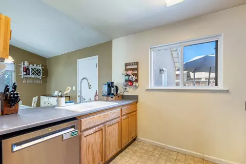 Kitchen - 1567 Lacreta Ave, Madera, CA 93638 photo 1 of 4