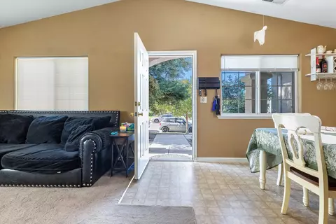 Entry Way - 1567 Lacreta Ave, Madera, CA 93638 photo 1 of 1