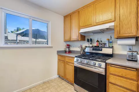 Kitchen - 1567 Lacreta Ave, Madera, CA 93638 photo 2 of 4