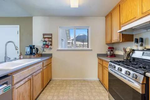 Kitchen - 1567 Lacreta Ave, Madera, CA 93638 photo 4 of 4