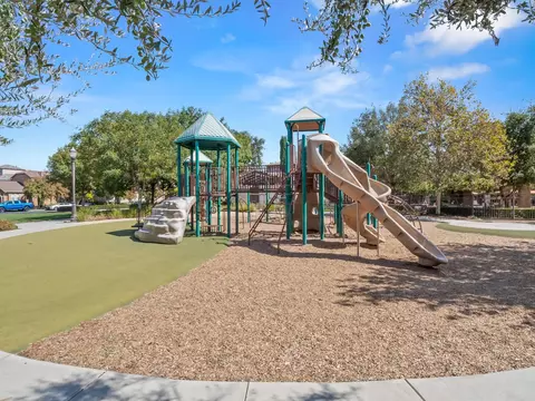 Exterior - 1970 N Langley, Clovis, CA 93619 photo 9 of 9