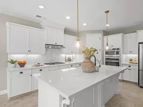 Kitchen - 1970 N Langley, Clovis, CA 93619 photo 3 of 7