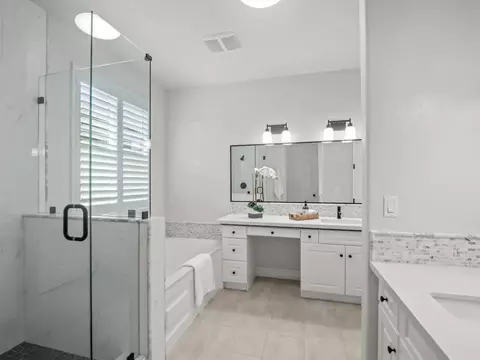 Bath - 1970 N Langley, Clovis, CA 93619 photo 6 of 7