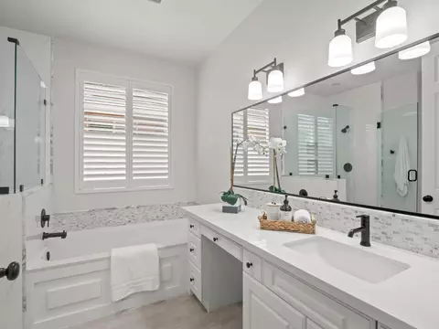 Bath - 1970 N Langley, Clovis, CA 93619 photo 5 of 7