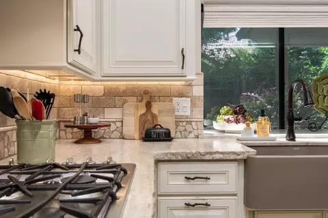 Kitchen - 1978 Gibson Ave, Clovis, CA 93611 photo 7 of 7