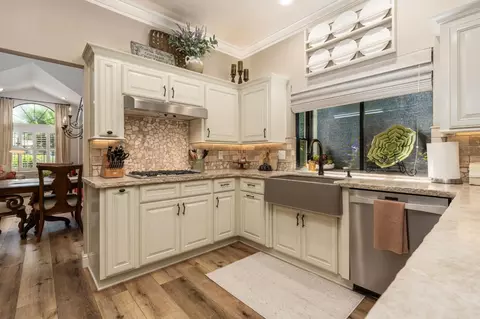 Kitchen - 1978 Gibson Ave, Clovis, CA 93611 photo 2 of 7